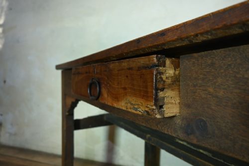 AN EARLY 19TH CENTURY OAK AND ASH FARMHOUSE DINING TABLE - ADDITIONAL PHOTO 7
