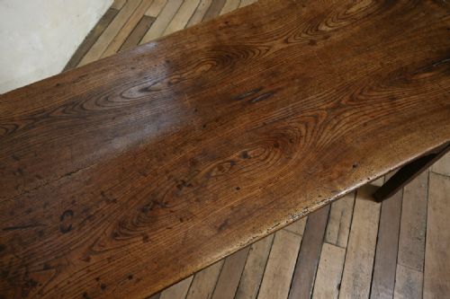 AN EARLY 19TH CENTURY OAK AND ASH FARMHOUSE DINING TABLE - ADDITIONAL PHOTO 10