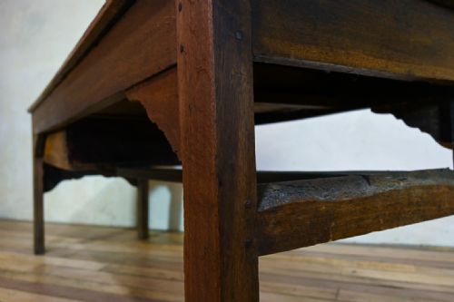 AN EARLY 19TH CENTURY OAK AND ASH FARMHOUSE DINING TABLE - ADDITIONAL PHOTO 21