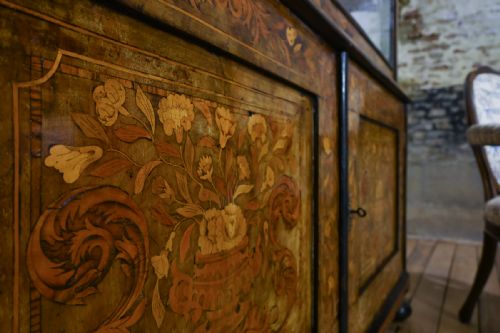 18TH CENTURY DUTCH MARQUETRY VITRINE DISPLAY CABINET - ADDITIONAL PHOTO 1