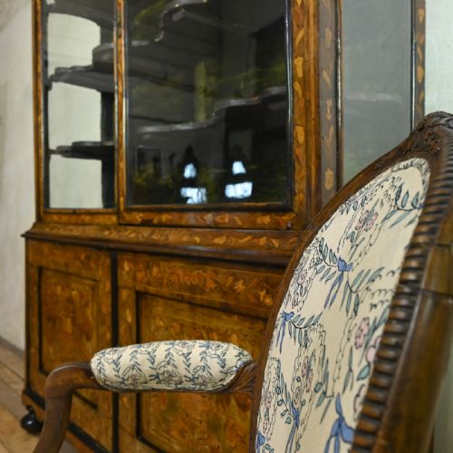 18TH CENTURY DUTCH MARQUETRY VITRINE DISPLAY CABINET - ADDITIONAL PHOTO 2