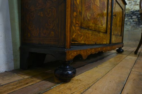 18TH CENTURY DUTCH MARQUETRY VITRINE DISPLAY CABINET - ADDITIONAL PHOTO 3