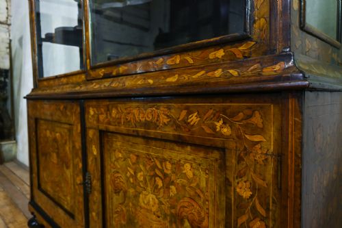 18TH CENTURY DUTCH MARQUETRY VITRINE DISPLAY CABINET - ADDITIONAL PHOTO 13