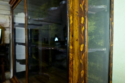 18TH CENTURY DUTCH MARQUETRY VITRINE DISPLAY CABINET - ADDITIONAL PHOTO 14