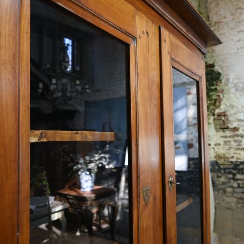 A CHARMING MID 19TH CENTURY FRENCH CHERRYWOOD GLAZED CABINET BOOKCASE - ADDITIONAL PHOTO 13