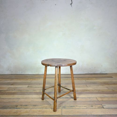 18TH CENTURY WELSH ELM PRIMITIVE ROUND SIDE TABLE - ADDITIONAL PHOTO 1