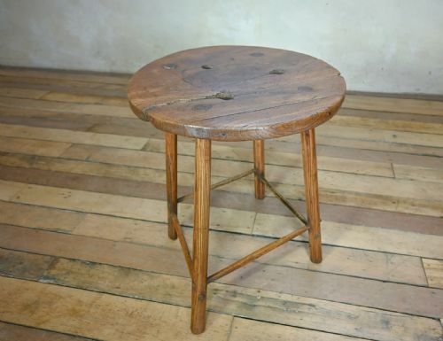 18TH CENTURY WELSH ELM PRIMITIVE ROUND SIDE TABLE - ADDITIONAL PHOTO 2