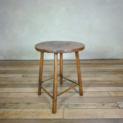 18th century welsh elm primitive round side table - CATEGORY: ANTIQUE TABLES - DATED 18TH CENTURY