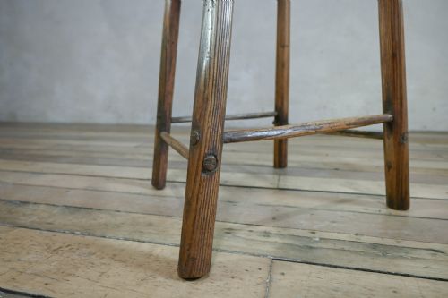 18TH CENTURY WELSH ELM PRIMITIVE ROUND SIDE TABLE - ADDITIONAL PHOTO 5