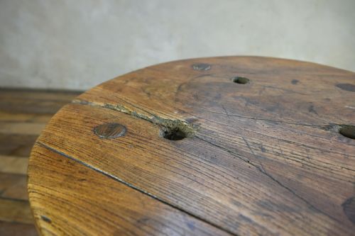 18TH CENTURY WELSH ELM PRIMITIVE ROUND SIDE TABLE - ADDITIONAL PHOTO 7