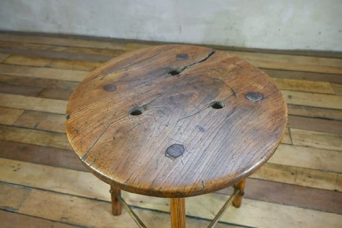 18TH CENTURY WELSH ELM PRIMITIVE ROUND SIDE TABLE - ADDITIONAL PHOTO 8