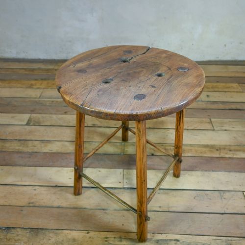 18TH CENTURY WELSH ELM PRIMITIVE ROUND SIDE TABLE - ADDITIONAL PHOTO 9
