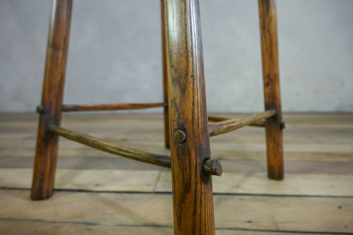 18TH CENTURY WELSH ELM PRIMITIVE ROUND SIDE TABLE - ADDITIONAL PHOTO 10