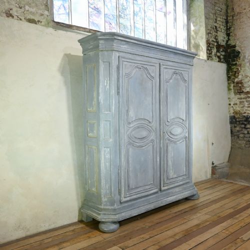 A LARGE SCALE EARLY 19TH CENTURY FRENCH PAINTED ARMOIRE - ADDITIONAL PHOTO 15