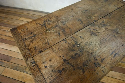A SMALL 18TH CENTURY VERNACULAR OAK COUNTRY FARMHOUSE TABLE - ADDITIONAL PHOTO 4