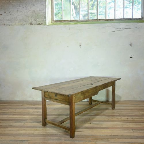 A CHARMING 18TH CENTURY WELSH OAK FARMHOUSE REFECTORY TABLE