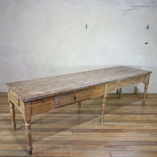 A LARGE 18TH CENTURY FRENCH PAINTED FARMHOUSE DINING TABLE - ADDITIONAL PHOTO 1