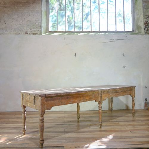 A LARGE 18TH CENTURY FRENCH PAINTED FARMHOUSE DINING TABLE - ADDITIONAL PHOTO 9