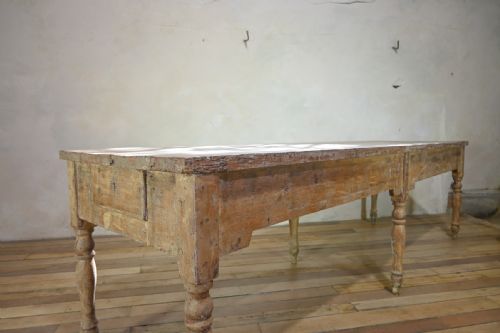 A LARGE 18TH CENTURY FRENCH PAINTED FARMHOUSE DINING TABLE - ADDITIONAL PHOTO 10