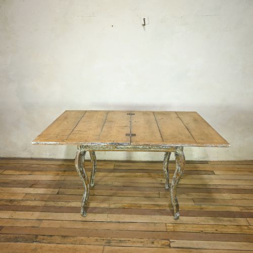 A 19TH CENTURY FRENCH PAINTED SWIVEL TOP FARMHOUSE KITCHEN TABLE - ADDITIONAL PHOTO 3