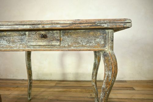 A 19TH CENTURY FRENCH PAINTED SWIVEL TOP FARMHOUSE KITCHEN TABLE - ADDITIONAL PHOTO 9