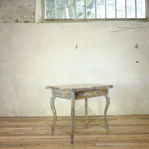 A 19TH CENTURY FRENCH PAINTED SWIVEL TOP FARMHOUSE KITCHEN TABLE - ADDITIONAL PHOTO 11