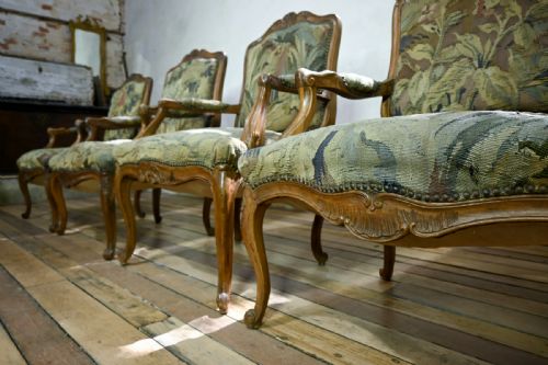 A SET OF FOUR 19TH CENTURY FRENCH LOUIS XV FAUTEUILS OPEN ARMCHAIRS - ADDITIONAL PHOTO 6