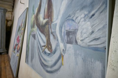 A LARGE PAIR OF NAIVE OIL ON CANVAS PAINTINGS - ADDITIONAL PHOTO 6