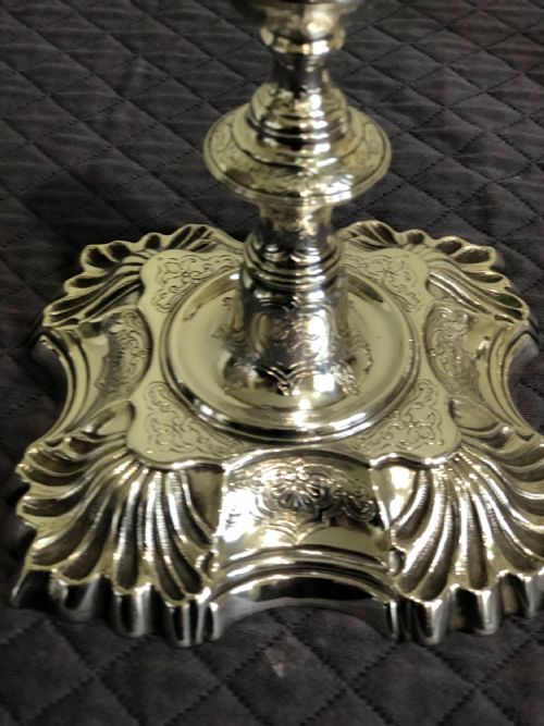 AN UNUSUAL PAIR OF GEORGIAN SILVER CANDLESTICK - ADDITIONAL PHOTO 1