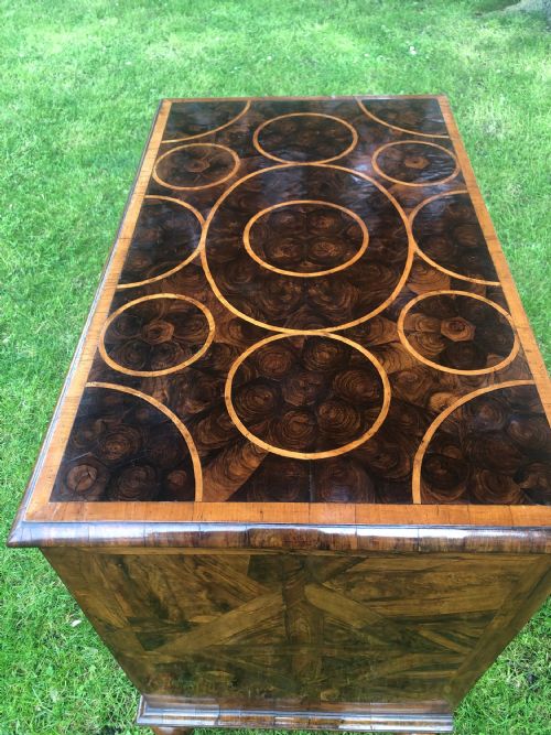 WILLIAM AND MARY PERIOD CIRCA 1680 OYSTER OLIVE AND INLAID CHESTOF OF DRAWERS - ADDITIONAL PHOTO 1