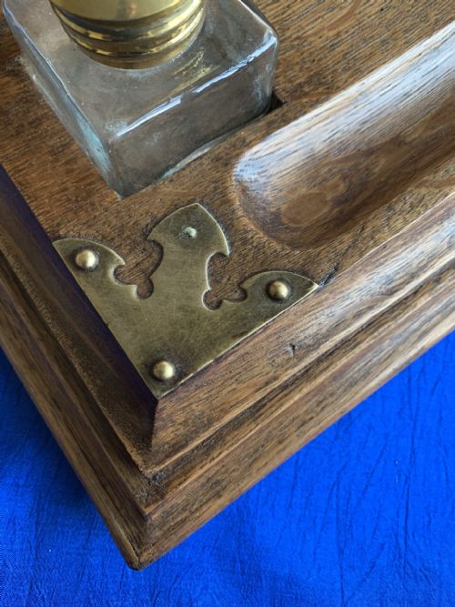 EDWARDIAN ARTS AND CRAFTS OAK DESKTOP INKSTAND - ADDITIONAL PHOTO 2