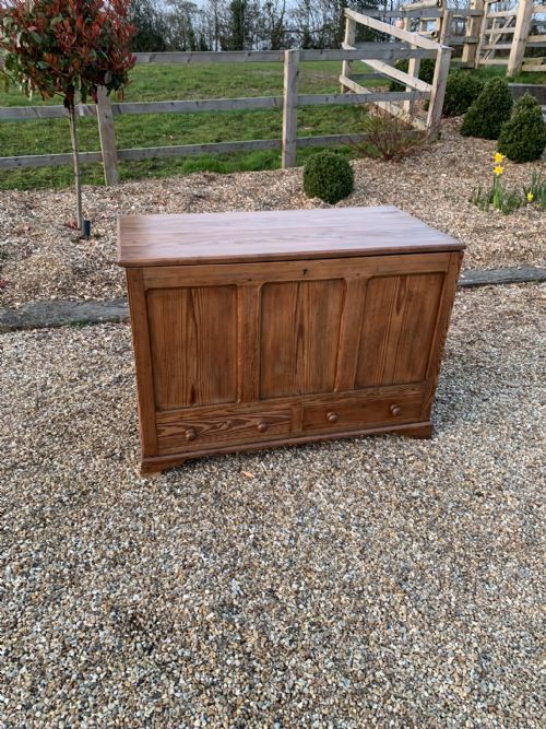 georgian pitch pine coffer - CATEGORY: ANTIQUE CHESTS - DATED GEORGIAN