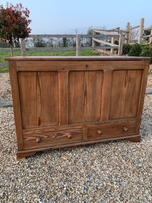 GEORGIAN PITCH PINE COFFER - ADDITIONAL PHOTO 1