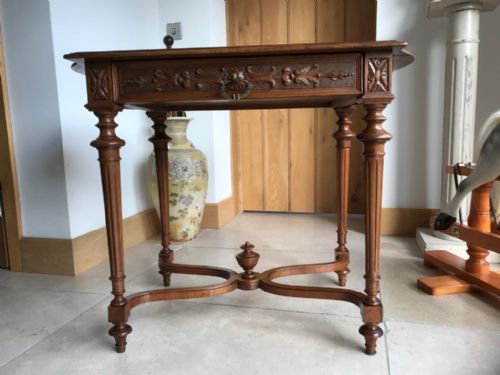 antique french walnut occasional table - CATEGORY: ANTIQUE TABLES - DATED 19TH CENTURY