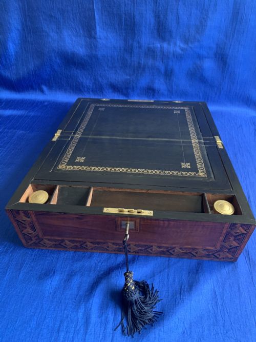 VICTORIAN WALNUT PARQUETRY WRITING SLOPE - ADDITIONAL PHOTO 5