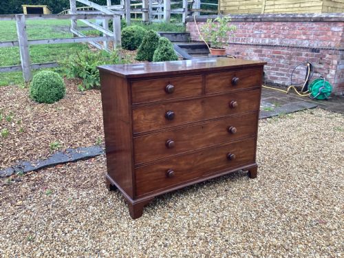 GEORGIAN MAHOGANY CHEST OF DRAWERS - ADDITIONAL PHOTO 3