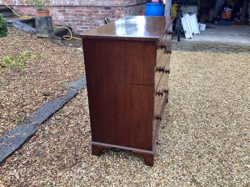 GEORGIAN MAHOGANY CHEST OF DRAWERS - ADDITIONAL PHOTO 4