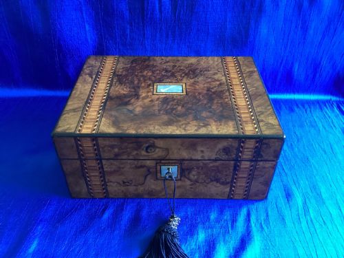 victorian burr walnut parquetry keepsake box - CATEGORY: ANTIQUE BOXES - DATED VICTORIAN