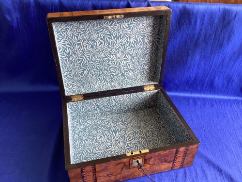 VICTORIAN BURR WALNUT PARQUETRY KEEPSAKE BOX - ADDITIONAL PHOTO 3