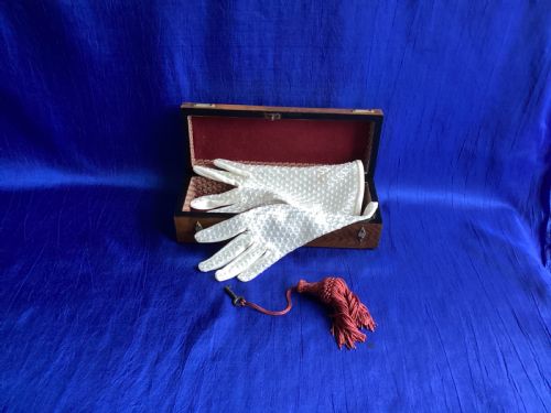 VICTORIAN DOMED ROSEWOOD GLOVE BOX - ADDITIONAL PHOTO 6