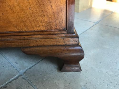 GEORGIAN WALNUT CHEST OF DRAWERS - ADDITIONAL PHOTO 6