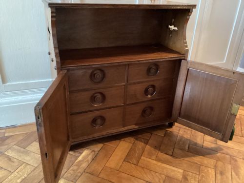 ARTS AND CRAFTS MAHOGANY WALL CUPBOARD - ADDITIONAL PHOTO 3