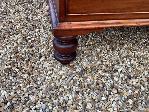 VICTORIAN MAHOGANY CHEST OF DRAWERS - ADDITIONAL PHOTO 3