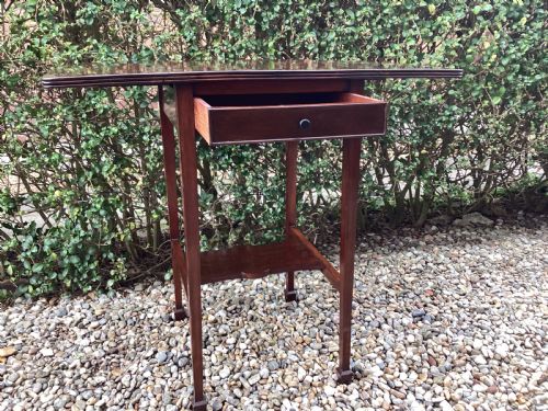 ANTIQUE GEORGIAN MAHOGANY SIDE TABLE - ADDITIONAL PHOTO 3