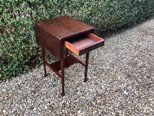 ANTIQUE GEORGIAN MAHOGANY SIDE TABLE - ADDITIONAL PHOTO 9