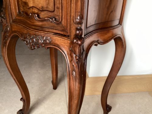 ANTIQUE FRENCH WALNUT POTBEDSIDE CUPBOARD - ADDITIONAL PHOTO 14
