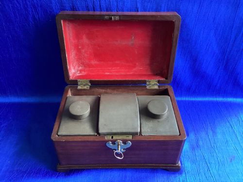 VINTAGE GEORGIAN MAHOGANY TEA CADDY - ADDITIONAL PHOTO 4