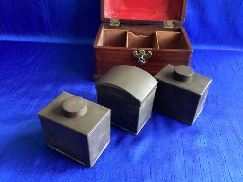 VINTAGE GEORGIAN MAHOGANY TEA CADDY - ADDITIONAL PHOTO 6