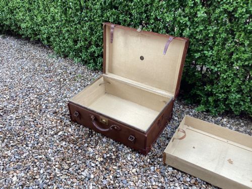 ANTIQUE FINNEGANS LEATHER AND FABRIC TRAVEL TRUNK - ADDITIONAL PHOTO 4