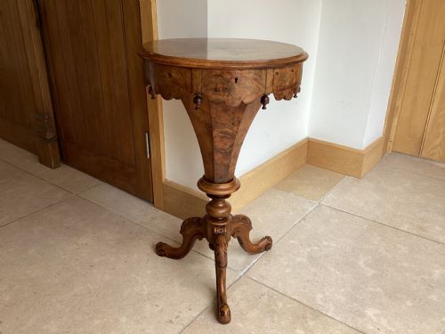 victorian burr walnut sewing tablework box - CATEGORY: ANTIQUE TABLES - DATED VICTORIAN